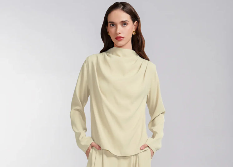 Baju yang Cocok dengan Celana&nbsp;Cream&nbsp;