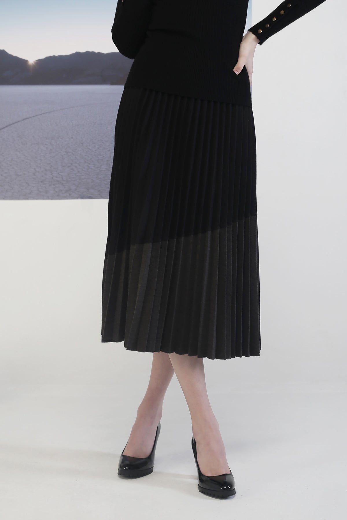 Two Tone Pleated Skirt Black Grey