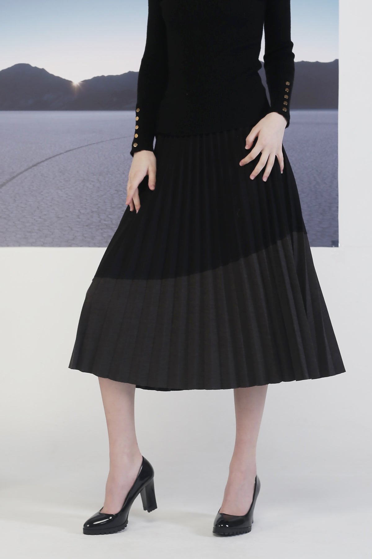 Two Tone Pleated Skirt Black Grey