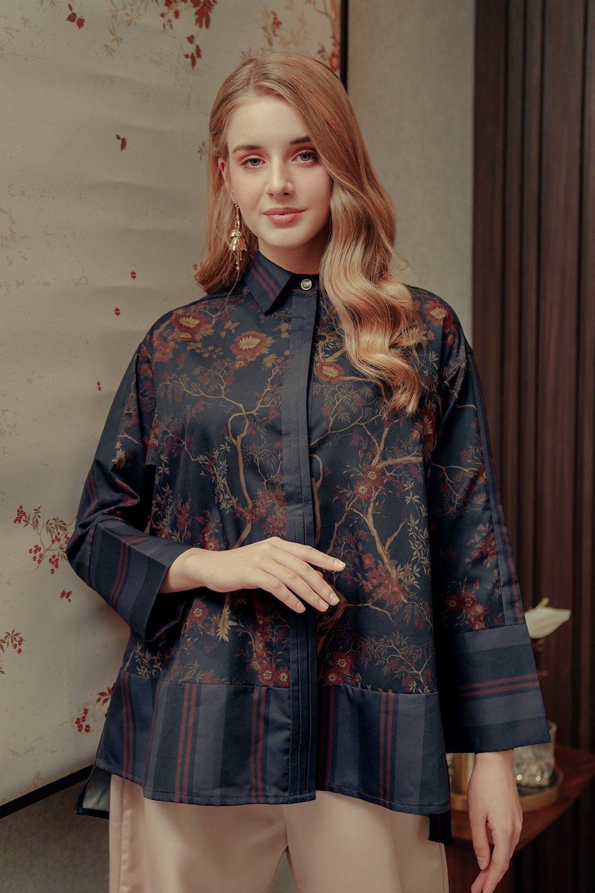 Chinoiserie Box Pleated Shirt - Navy