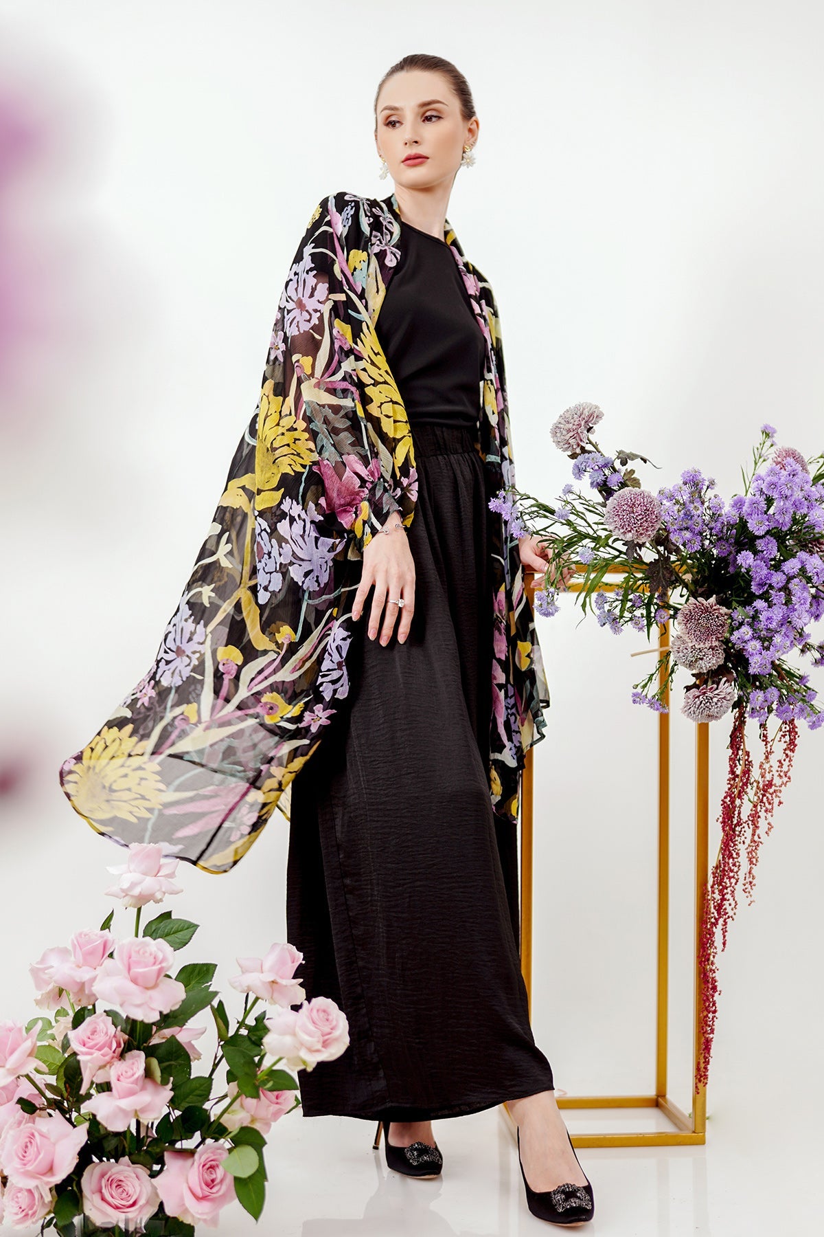 Romantic Garden Flowy Outer - Black