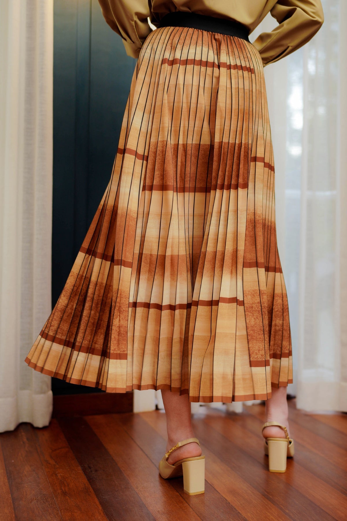 Dolce Pleated Skirt - Brown