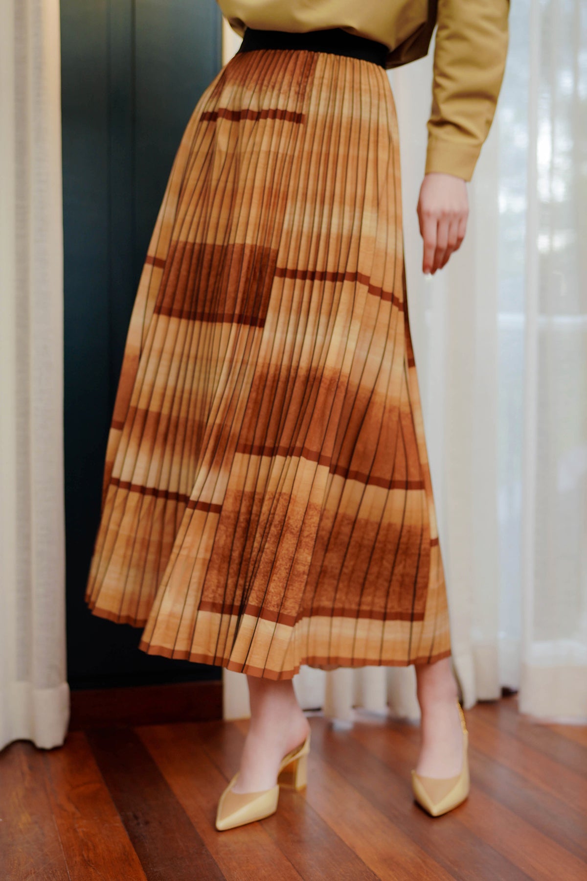 Dolce Pleated Skirt - Brown