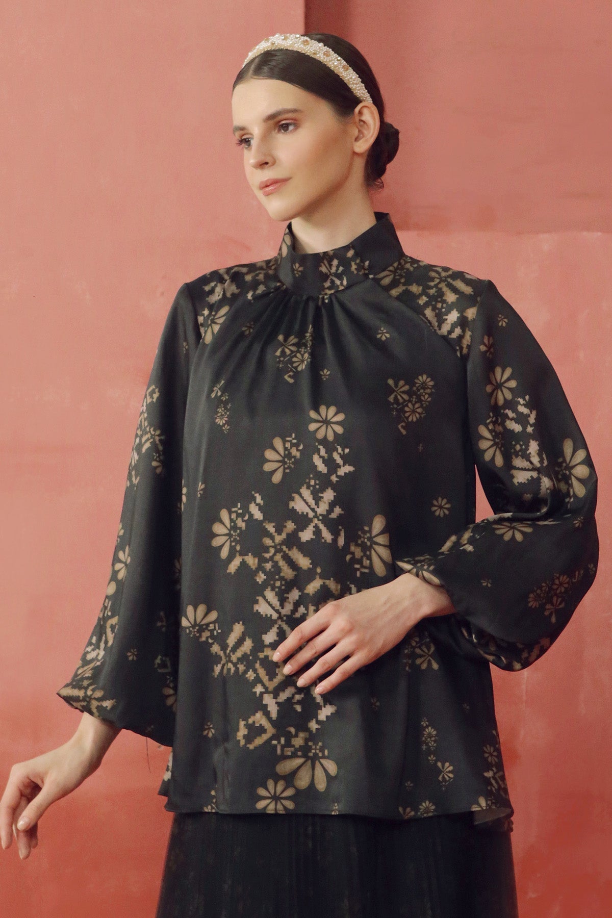 Khanum Puffy Blouse - Black