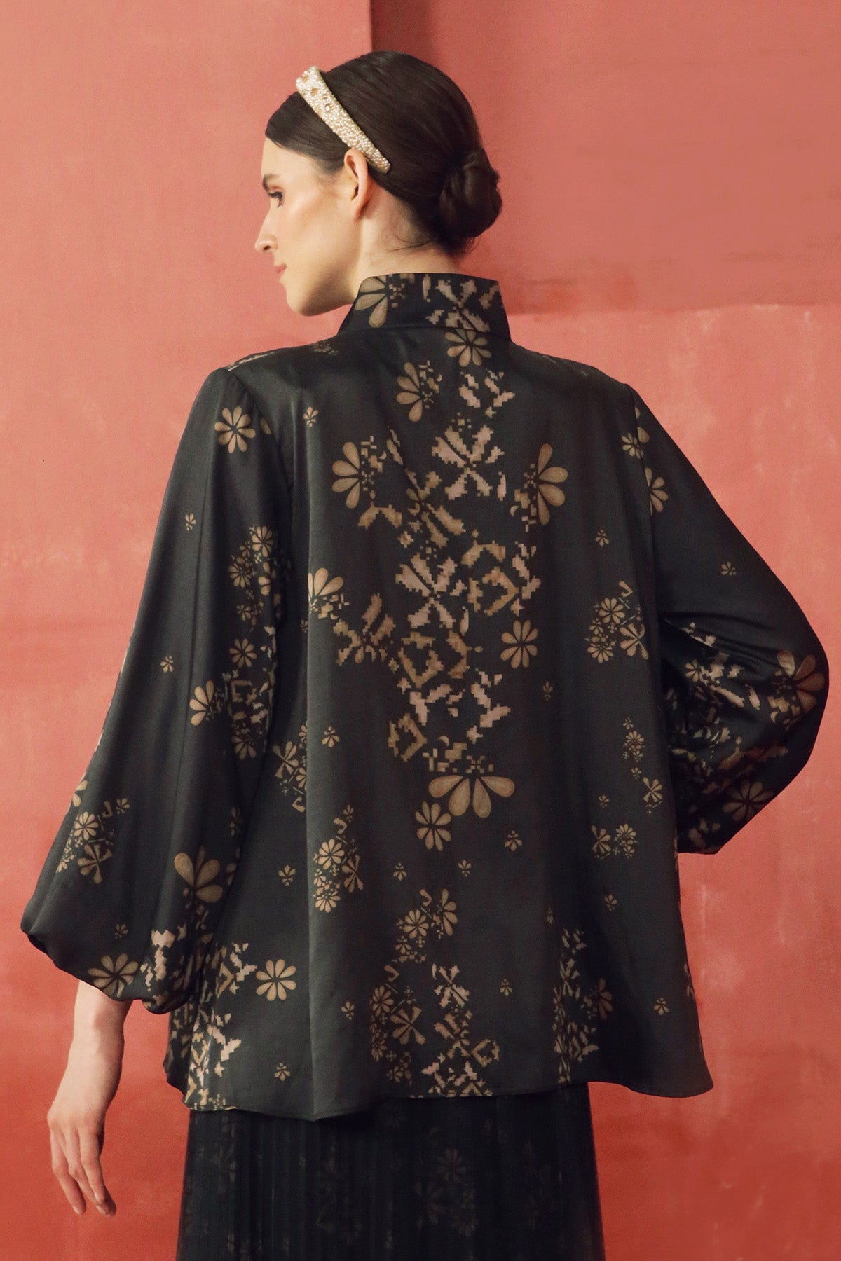 Khanum Puffy Blouse - Black