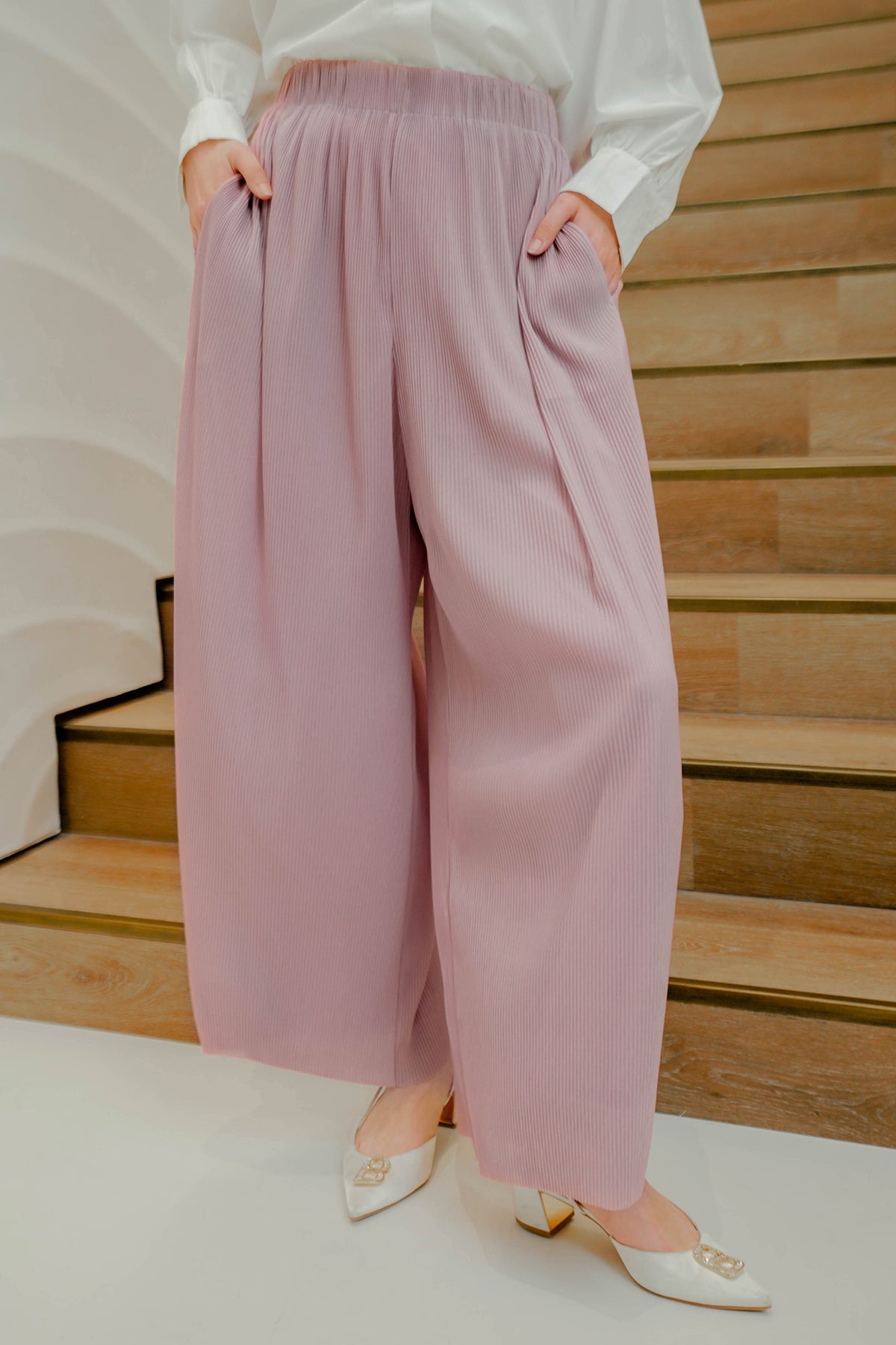 Pink pleated pants store