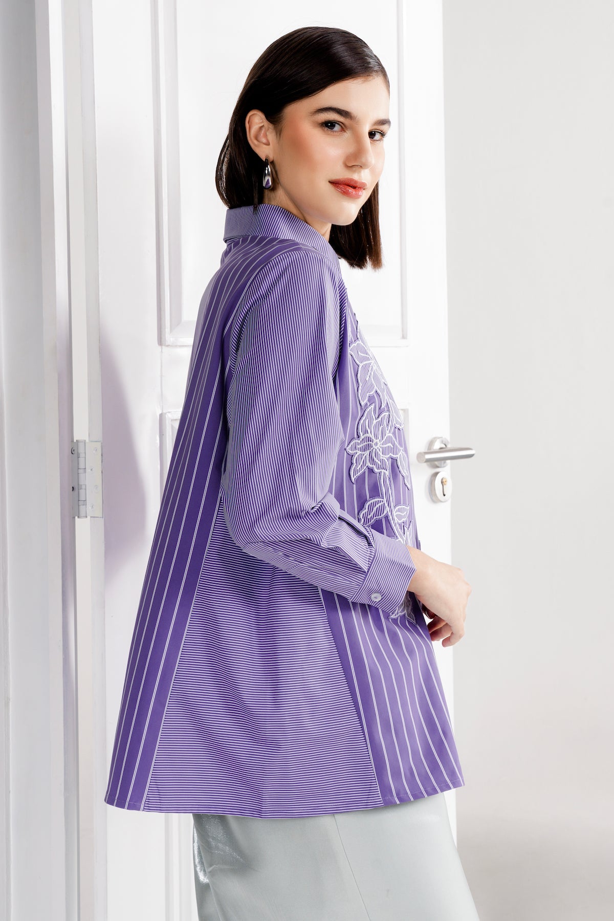 Tessa Embroidery Shirt - Purple