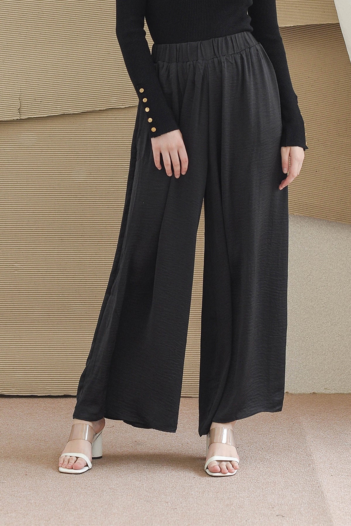 Black Classic Flowy Culotte