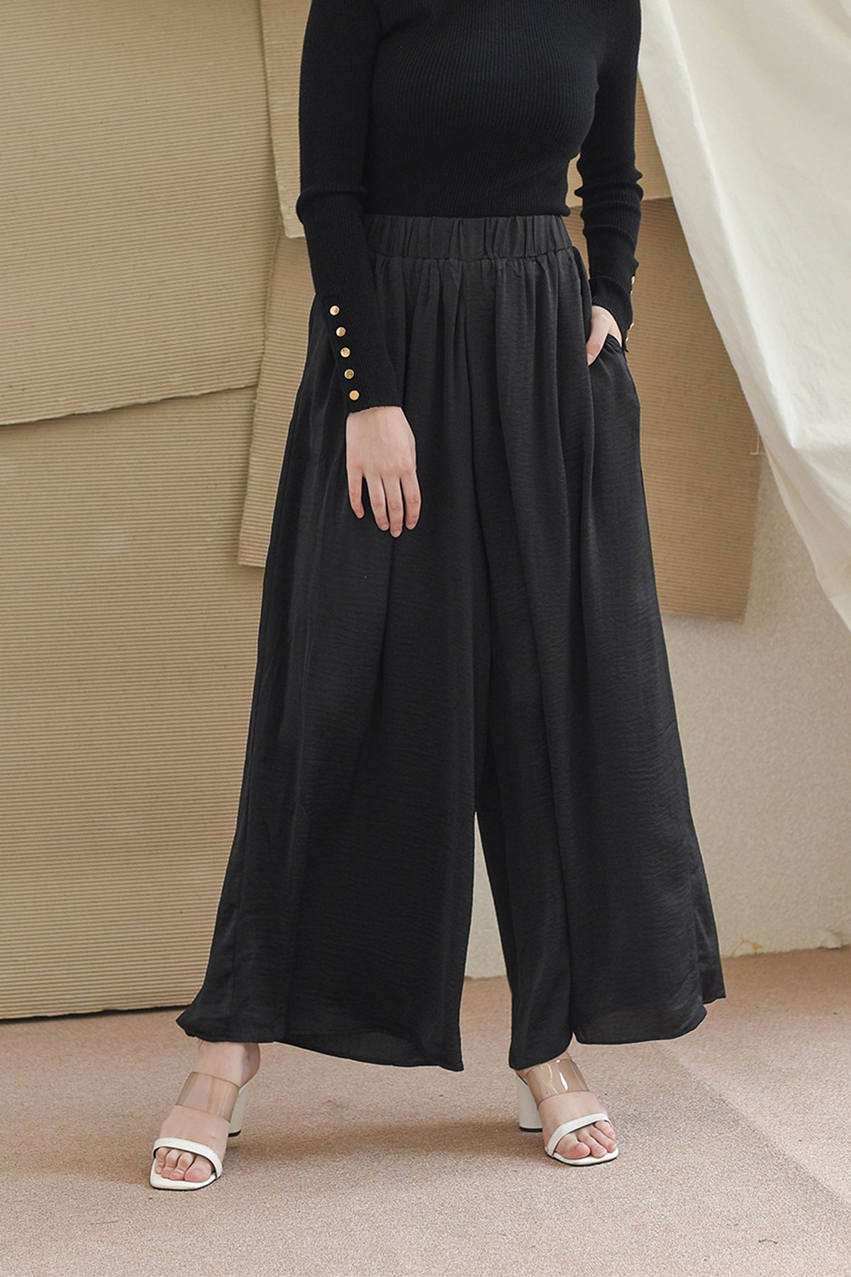 Black Classic Flowy Culotte