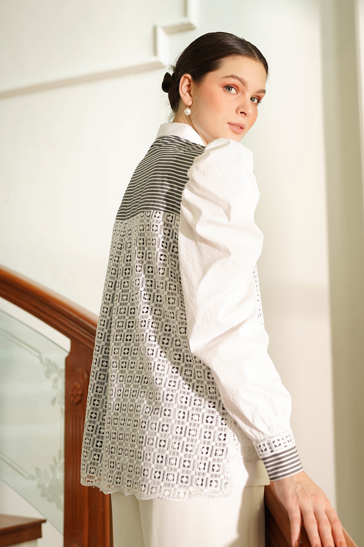 Kyara Embroidery Shirt - White